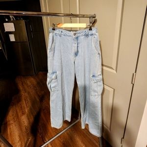 Cargo wide legged jeans